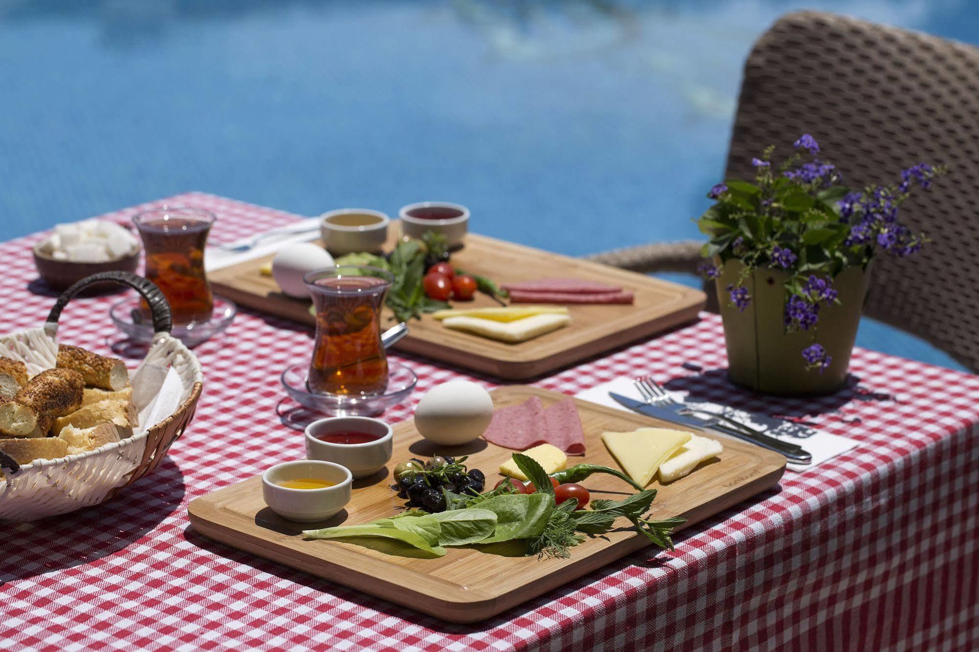 Istanbul Hotel Bodrum 투르크부쿠 외부 사진
